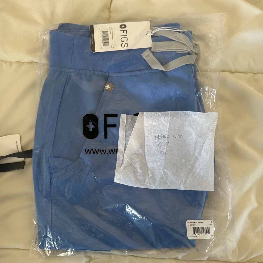FIGS Ceil Blue S Zamora